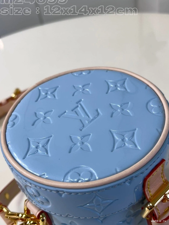 WIS LOUIS Astor VUITTON 0213